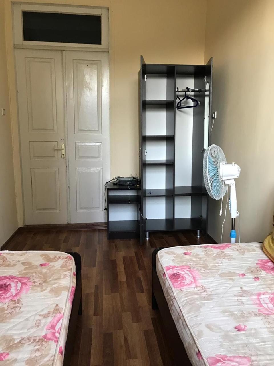 Гостевой Дом С Садом Hotel Гагра Екстериор снимка